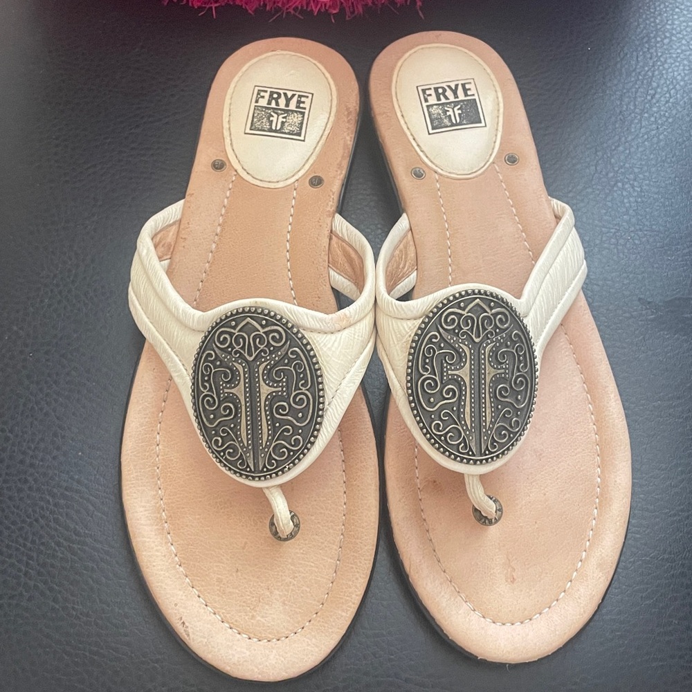 Frye Womens Tan Leather Thong Sandals Flat Flip Flops 9M